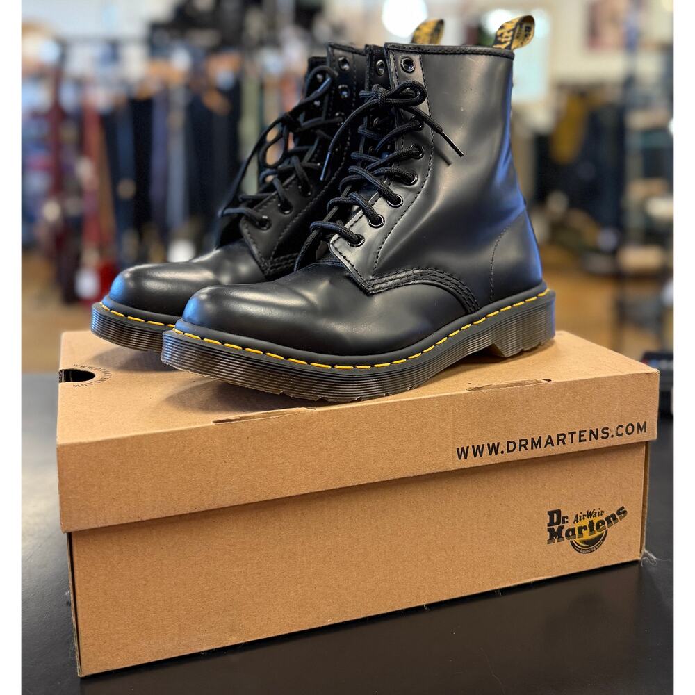 Dr. Martens Black Sz. 8 1460 W 8 Eyelet Leather Combat Boots New w/ Box